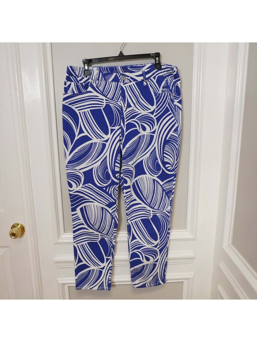 CHICO's The Slimming Girlfriend Ankle Pants Blue and White Size 2